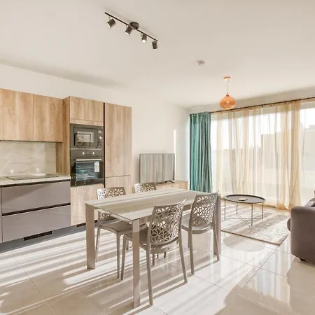 Brand New Apt, With Prvt Balcony & Wifi By 360 Estates شقة