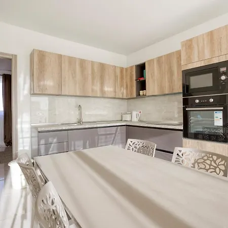 شقة Brand New Apt, With Prvt Balcony & Wifi By 360 Estates Gzira